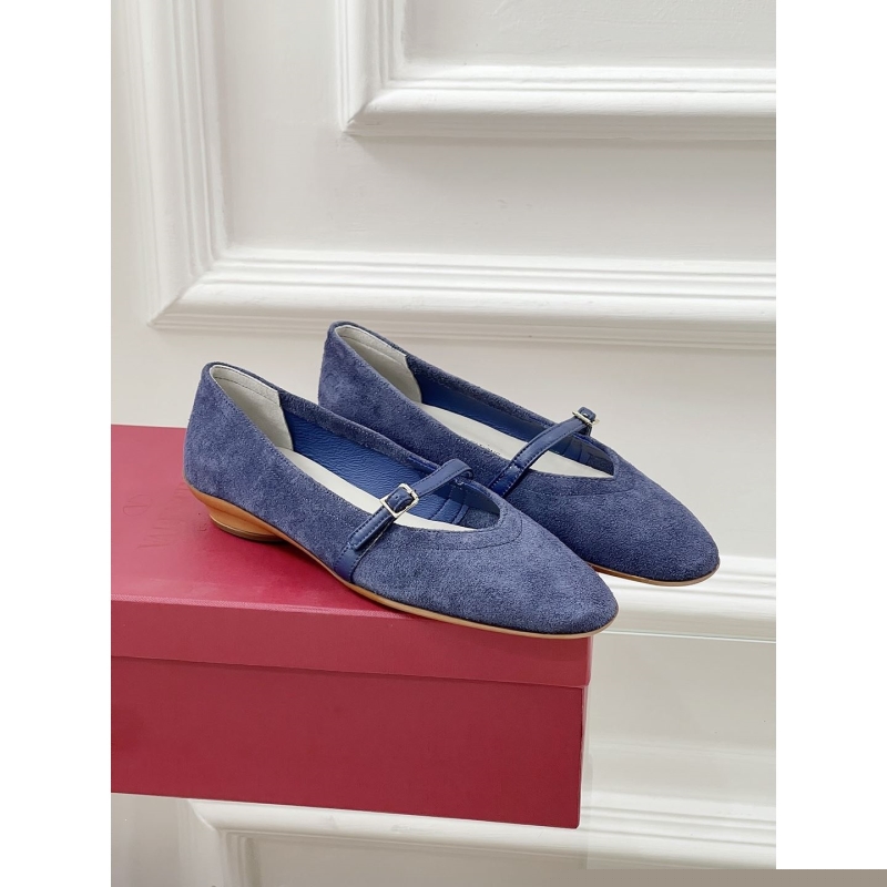 Ferragamo flat shoes